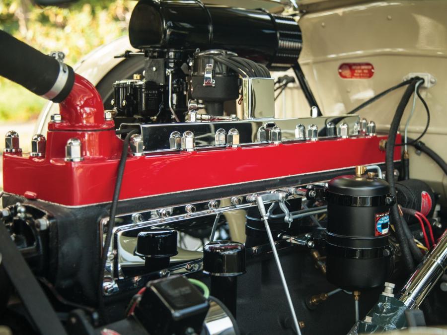  Chrysler Custom Imperial Roadster Convertible by LeBaron 1933 года  (фото 8 из 20)